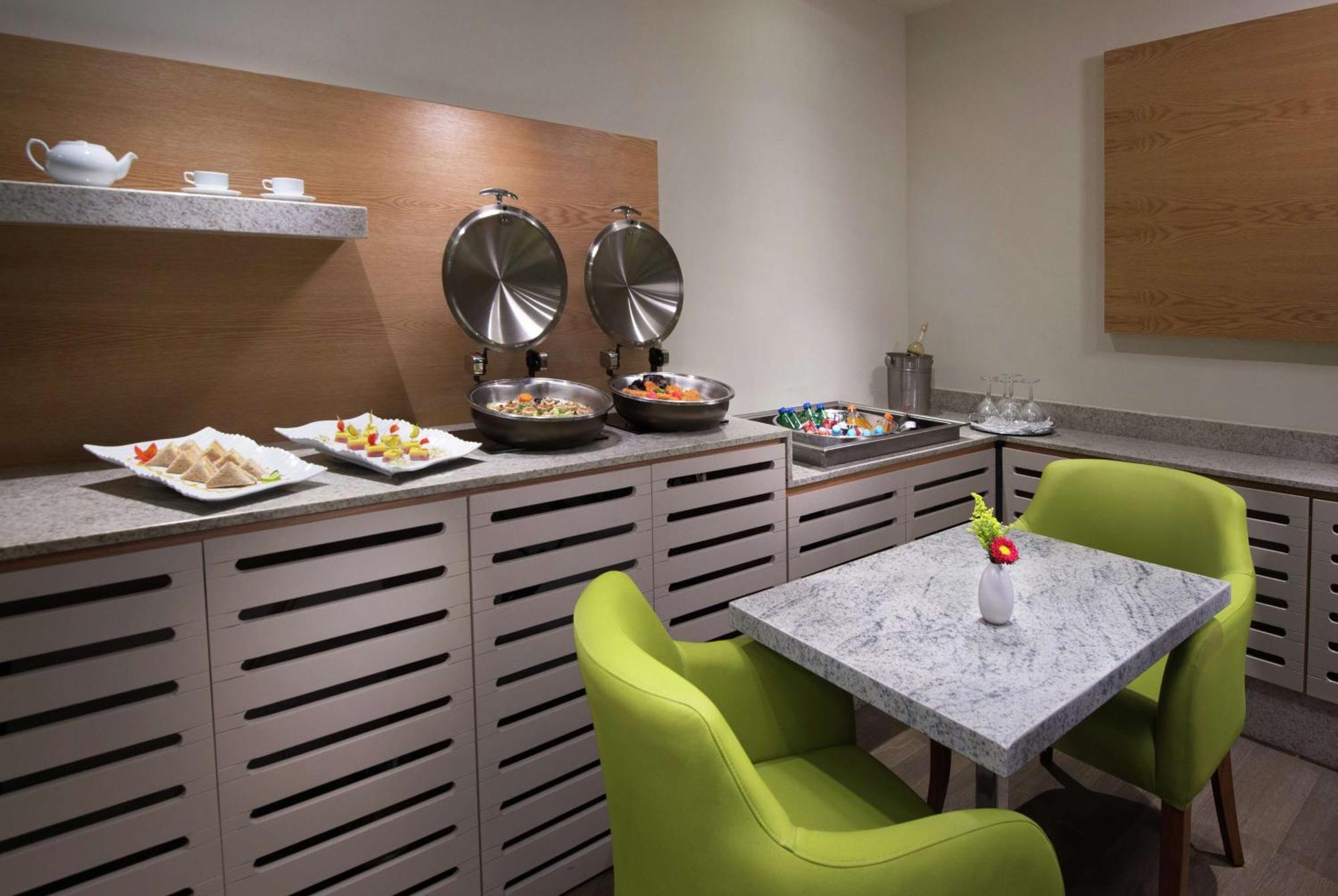 Hilton Garden Inn Monterrey Airport Villa Juárez Esterno foto